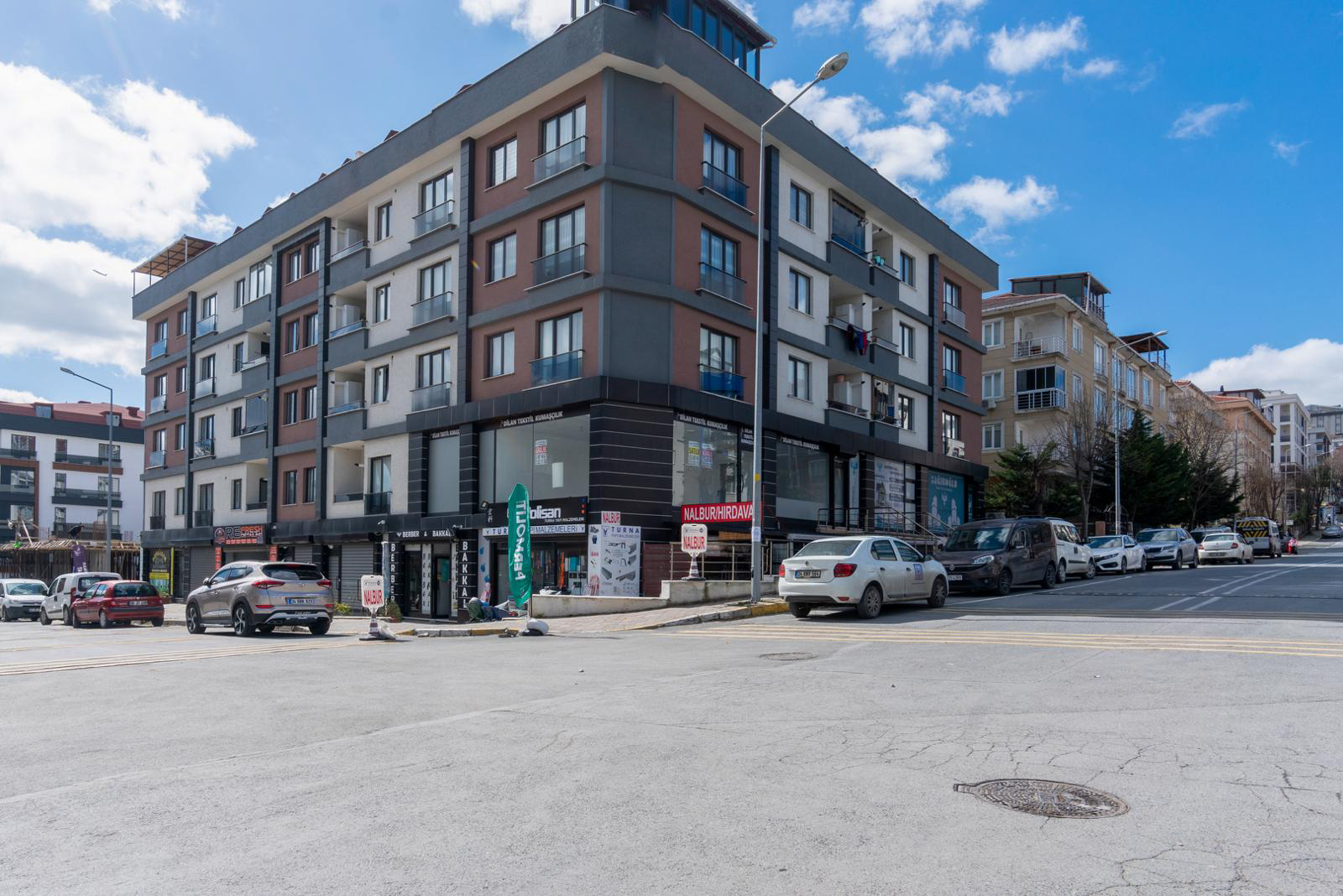 Beylikdüzü Mimoza Sitesi 32 Daire 8 Dükkan